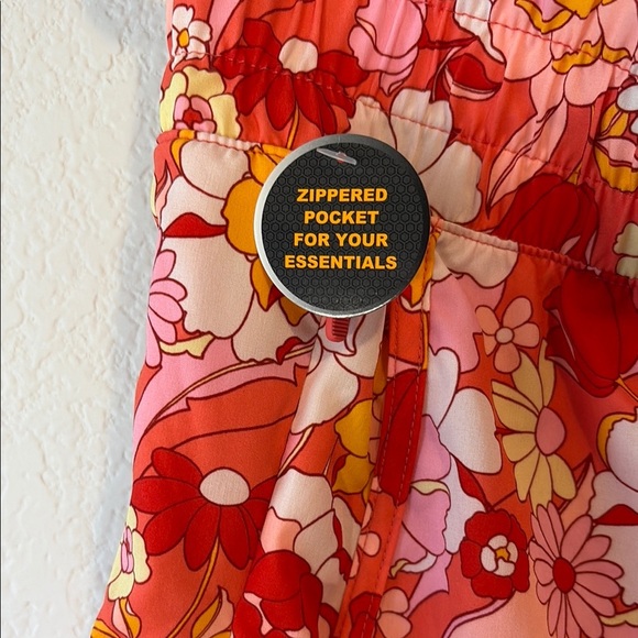 NWT Avia orange and Pink Floral Shorts medium - Picture 3 of 6